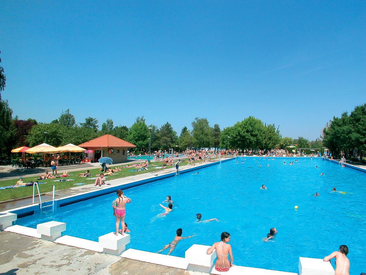 Hotel Therma Dunajská Streda Exterior photo